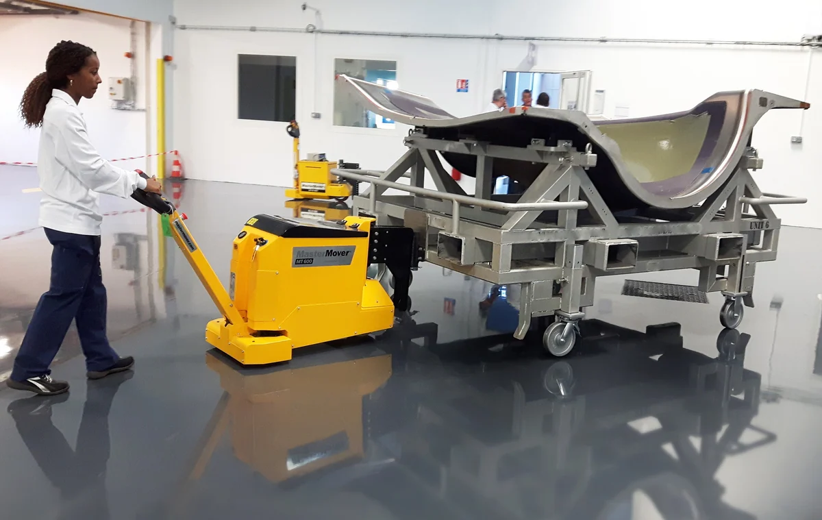 Tracteur pousseur Mastermover Manutention de charge lourde